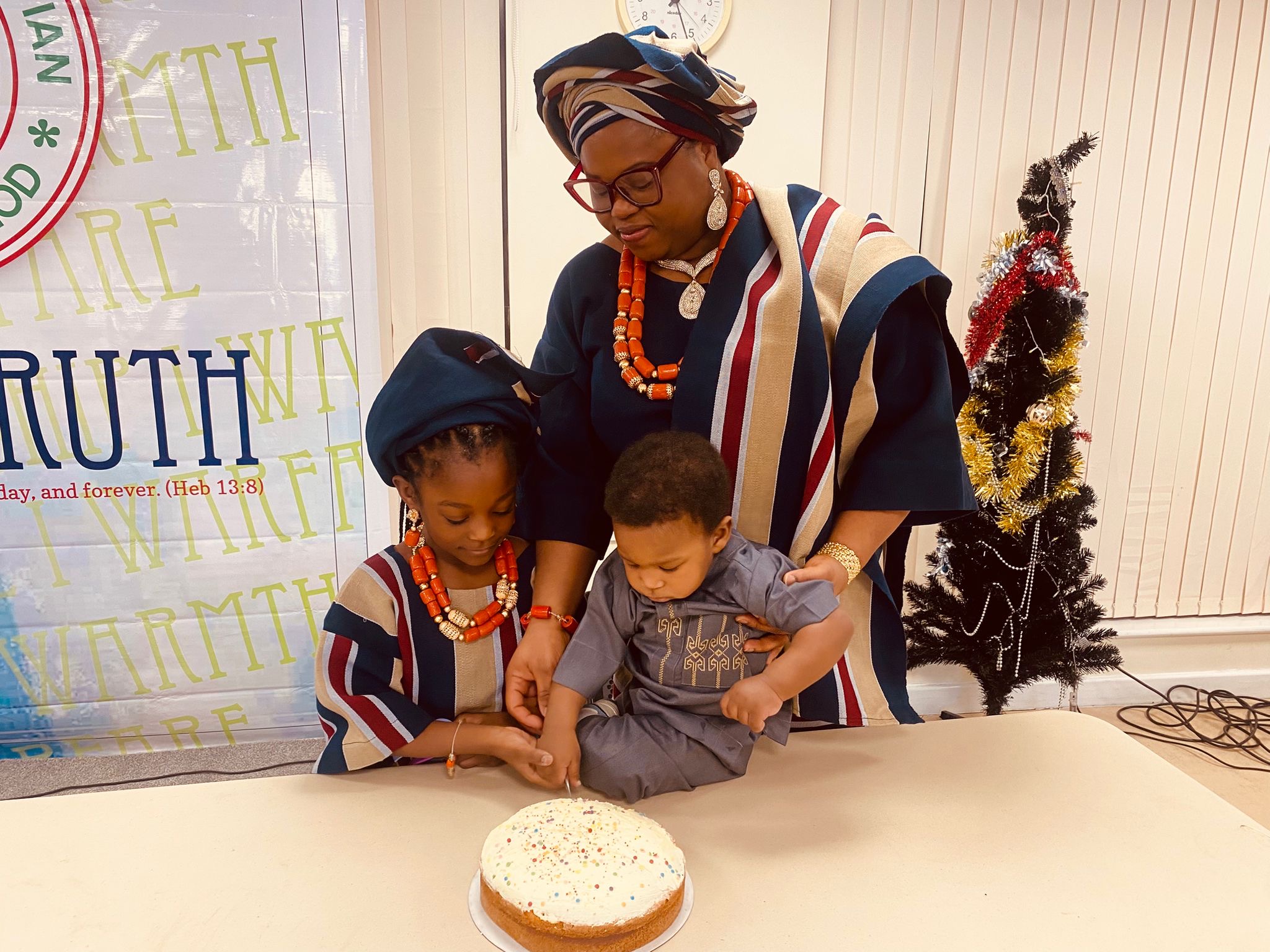 6c5d4565-d50a-4045-a052-b233eb2b6000