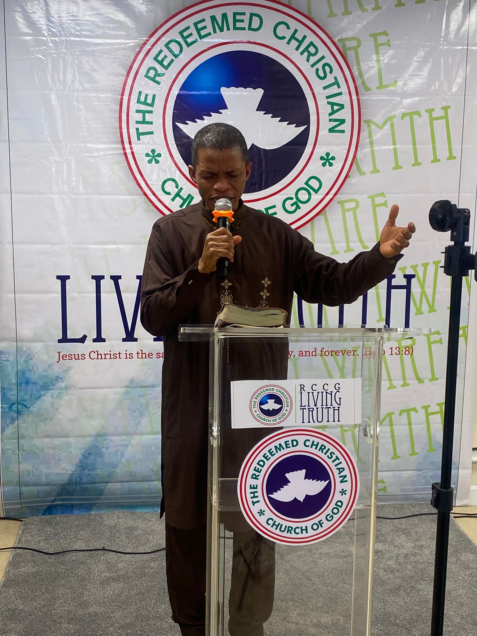 f6416292-03b9-43e9-abaa-65a604f8319c